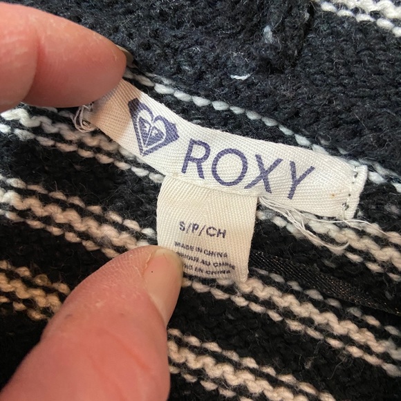 GIFTED ON TREND Roxy Poncho - Picture 10 of 13